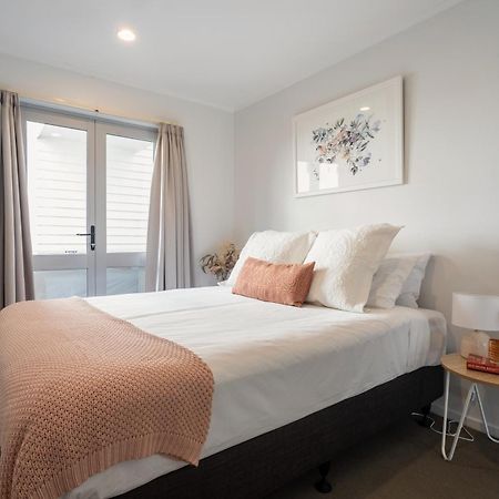 Bright Morningside Apartment Auckland Exterior photo