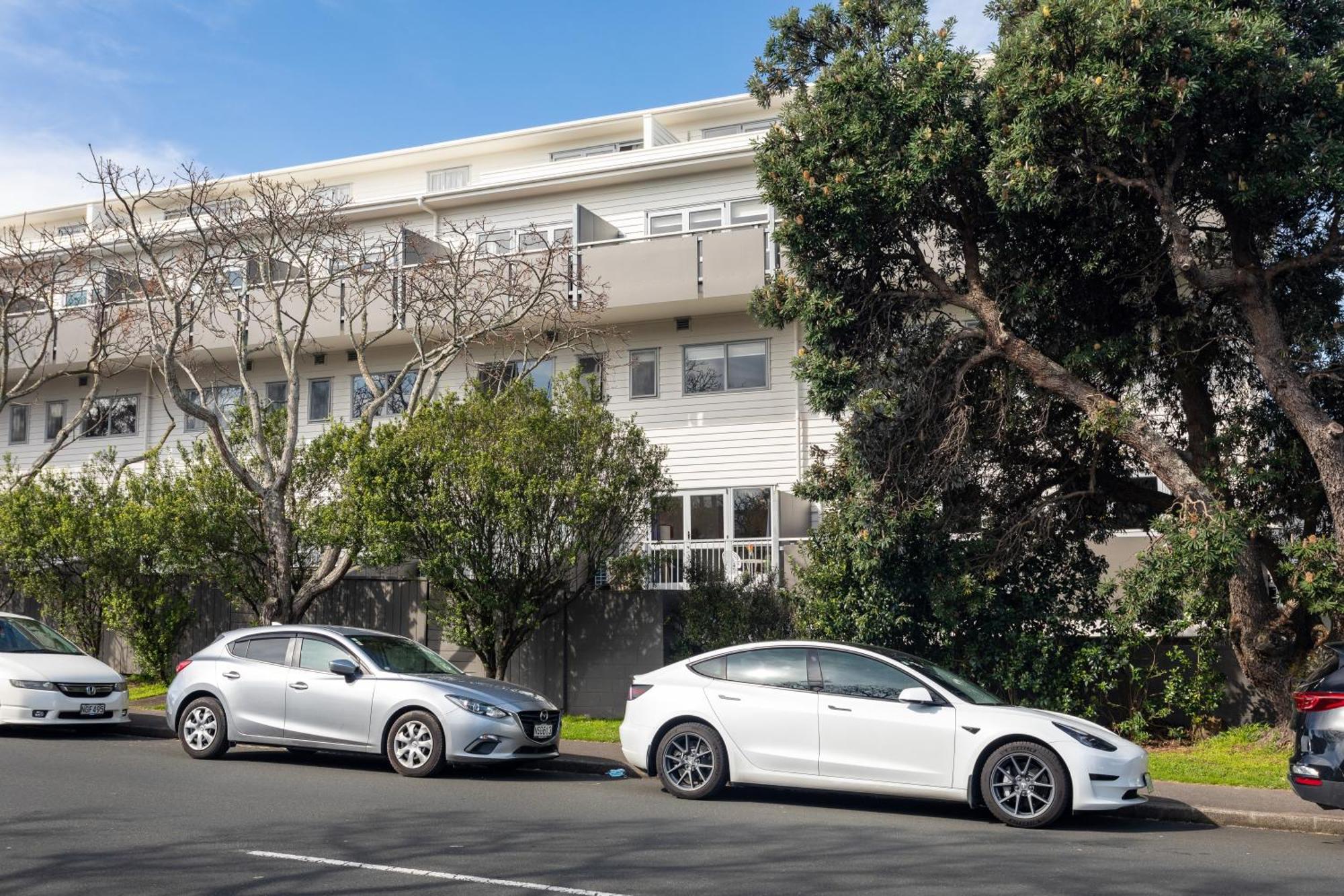 Bright Morningside Apartment Auckland Exterior photo
